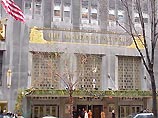 Первым сигналом тревоги для объединенного антитеррористического подразделения Нью-Йорка стало обнаружение в урне у расположенной на Парк-авеню гостиницы заряженного 9-миллиметрового пистолета