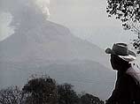 По словам Карлоса Вальдеса, сотрудника Национального центра предотвращения природных катастроф, активность вулкана по сравнению с предыдущими днями снизилась, однако опасность извержения сохраняется