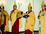 Буддистские монахи-тантристы из монастыря "Гьюдмед"