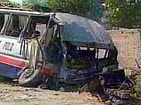 Взрыв автобуса на востоке Индии: 4 человека погибли