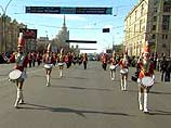 Первый московский парад в честь этого ирландского праздника прошел в 1992 году. Такой способ празднования пришелся по вкусу москвичам