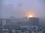 По данным министерства информации Ирака, в результате авианалета на Багдад утром в четверг погибли 10 человек, сообщает "Первый канал"