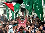 Тысячи палестинцев вышли на улицы городов в секторе Газа и на Западном берегу реки Иордан, чтобы выразить свой протест против начала боевых действий в Персидском заливе