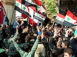 В Ливии демонстранты захватили посольство Кувейта и водрузили над ним флаг Ирака