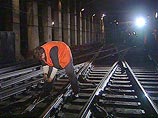 На Филевской линии метрополитена мужчина упал на рельсы
