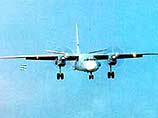 У самолета Ан-26 в небе над Якутском отказал левый двигатель