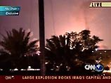 Во время бомбежки над Багдадом был слышен гул самолетов. Иракские батареи ПВО открыли огонь с крыш домов и пытались сбить вражеские самолеты