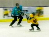 Шимпанзе по имени Джек участвовал в тренировке клуба НХЛ "Даллас Старз"