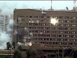 "Мы блокированы в военной зоне, где нет гражданских лиц, за исключением группы Abu Dhabi TV и нескольких сотрудников Al-Jazeera", - заявил Шакер Хамед "Мы блокированы в военной зоне, где нет гражданских лиц, за исключением группы Abu Dhabi TV и нескольких сотрудников Al-Jazeera", - заявил Шакер Хамед