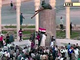 В 18:50 по московскому времени статуя Саддама была свалена на землю