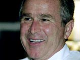 Джордж Буш наблюдал по телевизору свержение статуи в прямом эфире и выразил удовлетворение тем, что статуя Хусейна была свергнута ликующей иракской толпой