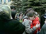 11 апреля в Дагестане объявлено днем траура. "В этот день пройдут похороны детей, погибших в результате пожара в школе-интернате для слабослышащих и глухих детей", - сообщил глава парламента Дагестана Муху Алиев