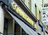 Захват заложников в двухэтажном маршрутном автобусе произошел после того, как два преступника предприняли неудачную попытку ограбить филиал Commerzbank
