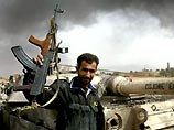 Солдаты иракской армии и вооруженные ополченцы использовали в войне автоматы Калашникова