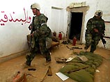 В штабе обнаружен и длинный пульт управления, похожий на те, какие использовались в 70-е в звукозаписывающих студиях. Для мародеров он оказался слишком велик - да и вообще их больше интересовали перила и раковины, а не оборудование В штабе обнаружен и длинный пульт управления, похожий на те, какие использовались в 70-е в звукозаписывающих студиях. Для мародеров он оказался слишком велик - да и вообще их больше интересовали перила и раковины, а не оборудование