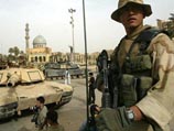 Несмотря на близость американских танков, иракские мусульмане скандировали 'Нет Америке!'