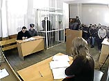30-летний Валит Куруев - член верховного Шириатского суда Чечни. Он отсидел полгода в изоляторе. Процесс над Куруевым идет в маленькой комнате для заседаний по соседству от зала, где когда-то судили ростовского Чикатило