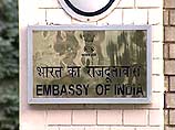 В столице Ирака возобнявляет работу дипломатическое представительство Индии. Как сообщил в понедельник телеканал NDTV, первый секретарь М.С.Пандей, назначенный поверенным в делах, прибыл накануне вечером в Багдад