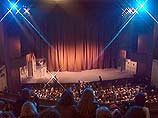 В восьмой раз в Москве собрались театральные вузы мира на международный фестиваль студенческих спектаклей "Подиум-2003", который открывается во вторник