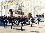 В Москве проходят митинги против дедовщины в армии. Подробности инцидента в Президентском полку в Кремле