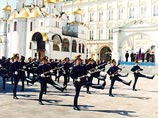 В Москве проходят митинги против дедовщины в армии. Подробности инцидента в Президентском полку в Кремле В Москве проходят митинги против дедовщины в армии. Подробности инцидента в Президентском полку в Кремле