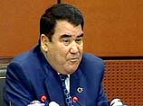 Сапармурат Ниязов принял решение о выдаче США американского гражданина Леонида Комаровского, обвиняемого в Туркменистане в пособничестве покушению на президента Туркменистана