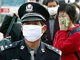 Пекин взят в плотное кольцо санитарно-полицейских кордонов, круглосуточно действующих на всех магистралях, ведущих в китайскую столицу