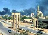 С утра в субботу в иракской столице слышны мощные взрывы. Как сообщил представитель Центрального командования, ранен один американский солдат, есть раненые и среди мирного населения