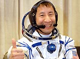 Перед полетом на МКС американский астронавт обручился с невестой в Звездном городке Перед полетом на МКС американский астронавт обручился с невестой в Звездном городке