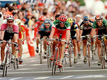 Половина участников "Тур де Франс", возможно, была под допингом