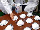Руководством медицинской службы 'Большого Савино' приобретены специальные медицинские препараты для воздушных судов, а бортпроводникам и летному составу выданы дополнительные аптечки, а также маски и перчатки