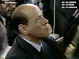 В понедельник итальянский премьер-министр Сильвио Берлускони прибыл в Миланский дворец правосудия, чтобы отвергнуть выдвинутое против него обвинение в коррупции на процессе компании SME
