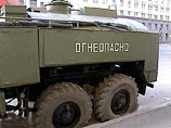 Милиционеры не знали, загружен ли бензовоз, и, опасаясь взрыва, не применили спецсредства. Зато долго стреляли Милиционеры не знали, загружен ли бензовоз, и, опасаясь взрыва, не применили спецсредства. Зато долго стреляли