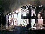 Огонь быстро распространился по деревянному зданию площадью 700 квадратных метров, уничтожив его буквально в течение часа