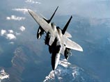 Как только российские самолеты вошли в воздушное пространство Исландии, на их перехват немедленно взлетели три превосходящих их по боевым качествам истребителя F-15C Как только российские самолеты вошли в воздушное пространство Исландии, на их перехват немедленно взлетели три превосходящих их по боевым качествам истребителя F-15C