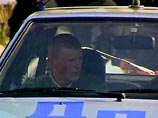 Во Владимире армейский "КамАЗ" врезался в толпу людей на остановке Во Владимире армейский "КамАЗ" врезался в толпу людей на остановке