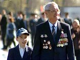 Полмиллиона человек посетили 9 мая Поклонную гору в Москве Полмиллиона человек посетили 9 мая Поклонную гору в Москве