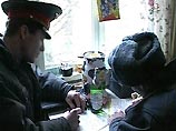 Майор милиции Дмитрий Москалев и лейтенант Александр Копылов приехали в квартиру подруги женщины, совершившей убийство. Когда выяснилось, что в квартире убийцы нет, они сорвали свою злость на хозяйке
