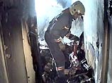 По данным источников в ГУВД, в 3-комнатной квартире взорвался баллон газосварочного аппарата, затем возник пожар. В квартире проводились ремонтные работы