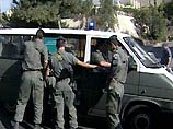  "Еврейское радио в Париже" - Radio J - сообщило, что во вторник два человека с французскими паспортами были задержаны в Восточном Иерусалиме в тот момент, когда они занимались подготовкой теракта-самоубийства