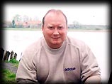 В Троицке Московской области убит глава местной администрации Вадим Найденов. По данным ГУВД, преступление произошло в 8:10, в момент, когда Найденов выходил из своего дома