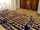 С 2008 года срок службы в армии по призыву "должен сократиться до одного года", заявил Владимир Путин, выступая в пятницу в Кремле с посланием Федеральному Собранию
