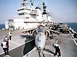В субботу около 3 тыс. родных и сослуживцев встречали Ark Royal, а также сопровождавших его эсминца York и вспомогательного корабля Fort Victoria. Всего на родину вернулись около 850 моряков В субботу около 3 тыс. родных и сослуживцев встречали Ark Royal, а также сопровождавших его эсминца York и вспомогательного корабля Fort Victoria. Всего на родину вернулись около 850 моряков