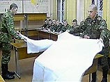 Будущий офицер овладевает правилами этикета, риторикой, учиться сервировать стол и произносить тосты Будущий офицер овладевает правилами этикета, риторикой, учиться сервировать стол и произносить тосты