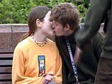 Юношей чаще подталкивают к занятию сексом, чем девушек Юношей чаще подталкивают к занятию сексом, чем девушек