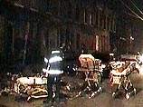 По свидетельству случайных свидетелей, в четверг в квартиру ворвались четверо неизвестных в масках, которые сразу же открыли огонь по находившимся там людям По свидетельству случайных свидетелей, в четверг в квартиру ворвались четверо неизвестных в масках, которые сразу же открыли огонь по находившимся там людям