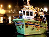 Израильские власти утверждают, что корабль направлялся в Палестинскую автономию. Оружие перевозили боевики ливанской террористической группировки "Хизболла"