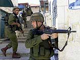Израильские армейские подразделения проводят масштабную операцию в палестинском городе Тулькарм на Западном берегу реки Иордан