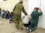 В первую очередь израильте проводят аресты палестинцев, подозреваемых в причастности к террористической деятельности или связях с террористическими организациями