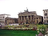 В Германии, по самым скромным оценкам, наступление третьего тысячелетия у Бранденбургских ворот под россыпями фейерверков встретят около полутора миллионов туристов и жителей германской столицы
